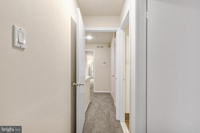 Building Photo - 228 N 22nd St