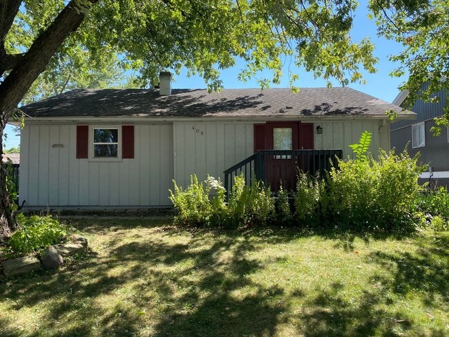 Building Photo - Check Out This Huge 4-Bedroom House!