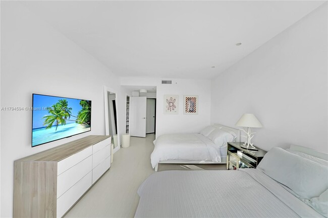 Building Photo - 9601 Collins Ave