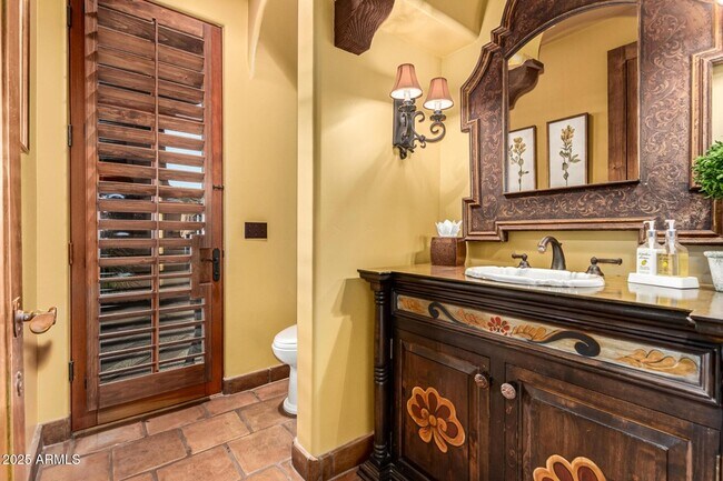 Building Photo - 1930 E Desert Willow Dr