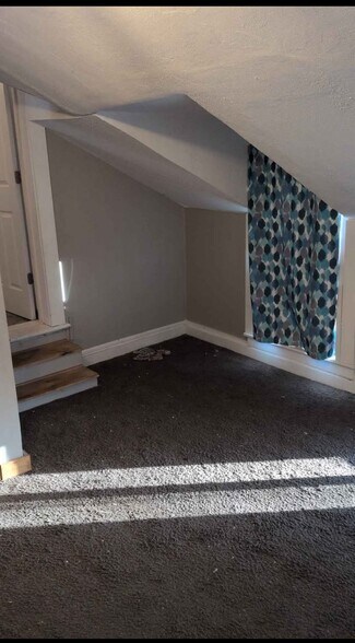 Living room - 327 S Adams St