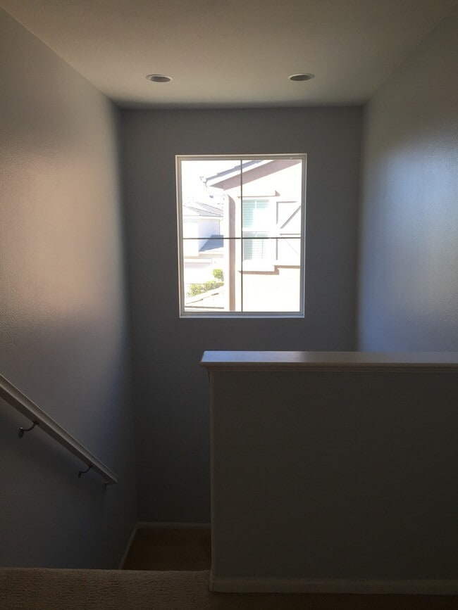Building Photo - Two Story Townhome -  Moreno Valley