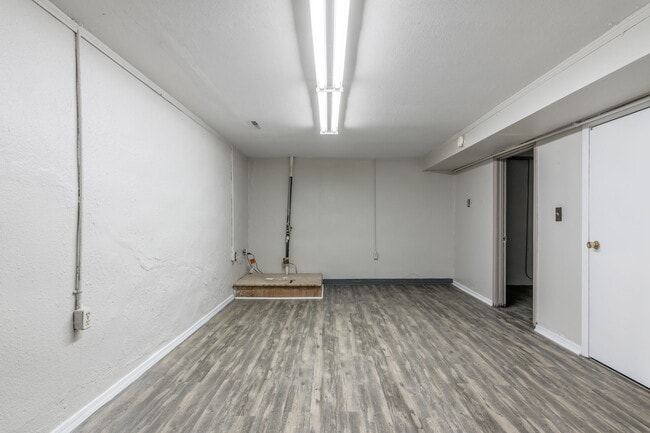 Building Photo - 1601 N Pearl St