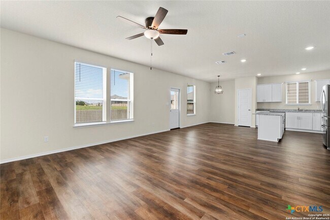 Building Photo - 162 Hazy Glade Dr