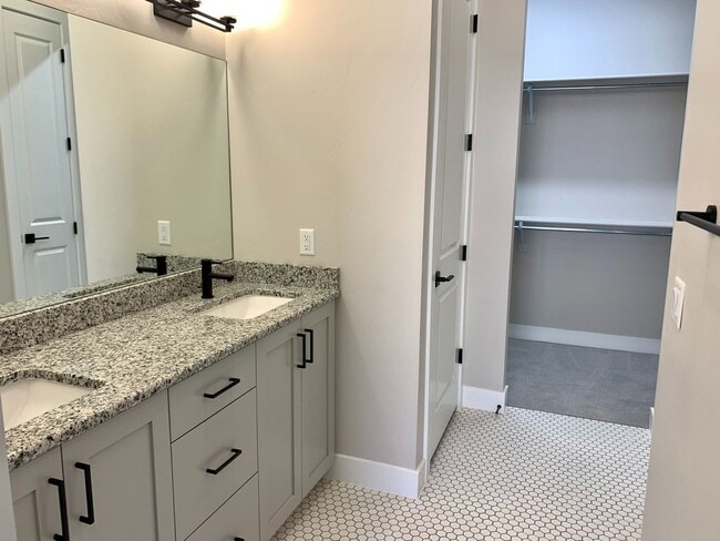 Building Photo - Brand New Two-Bedroom in Sun River 55+ Com...