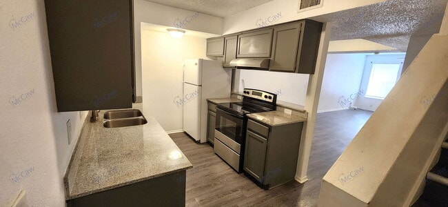 Building Photo - 3820 Coates Cir