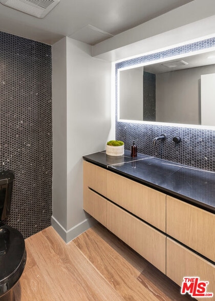 Building Photo - 5629 Murray Ln