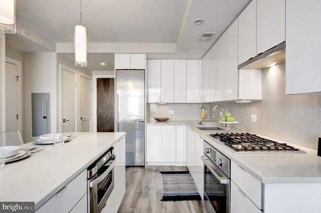 Building Photo - 1311 13th St NW