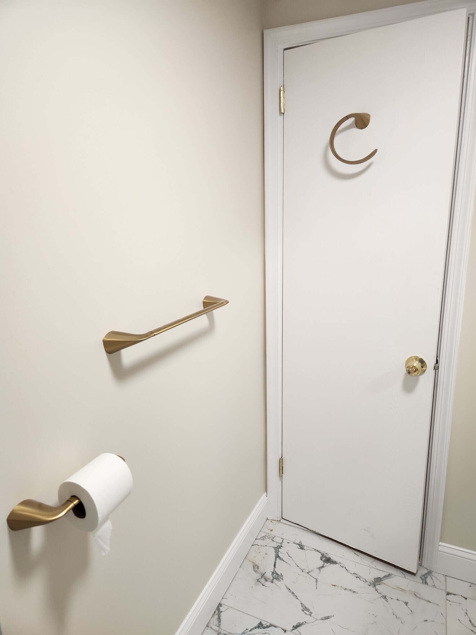 Brushed Brass Hardware - 929 Federal St