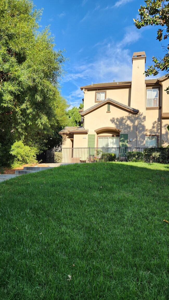 Primary Photo - 3253 Sangiovese Pl