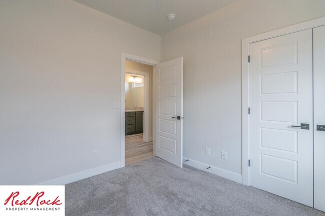 Building Photo - Modern 3 Bedroom Single-Level Home in Vill...