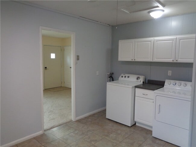 Building Photo - 113 William Ln