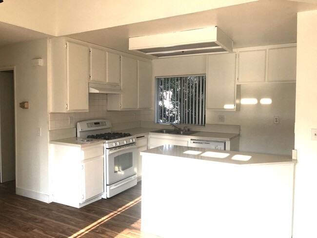 Garden Grove CONDO - Available for Pre-le... - Garden Grove CONDO  - Available for Pre-le...