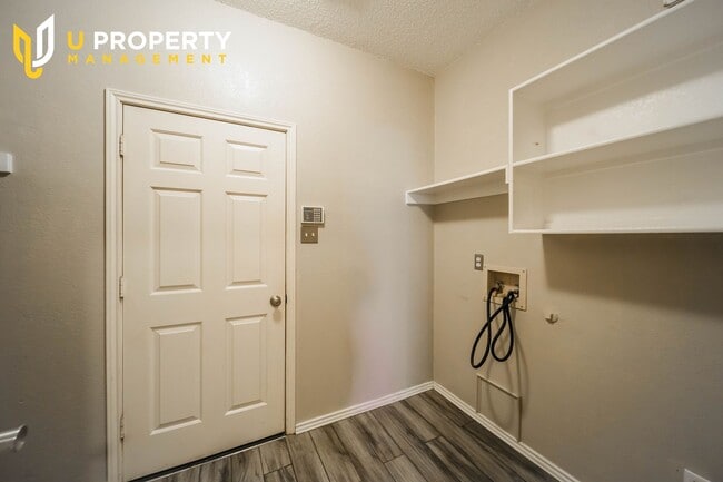 Building Photo - A Sweety Corner Home in Lewisville, Don't ...
