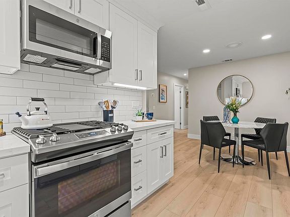 Building Photo - Get ready to fall head over heels for your...