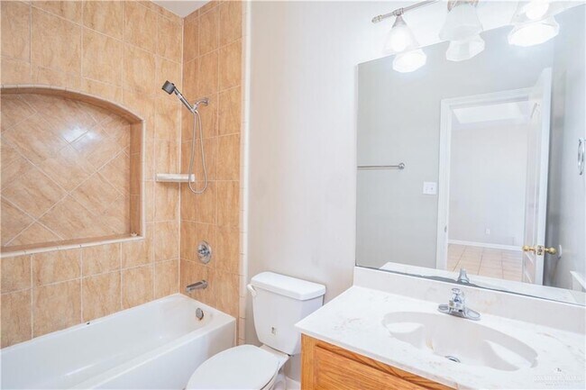 Building Photo - 604 Buena Vista Dr