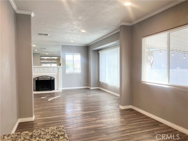 Building Photo - 732 Niles St