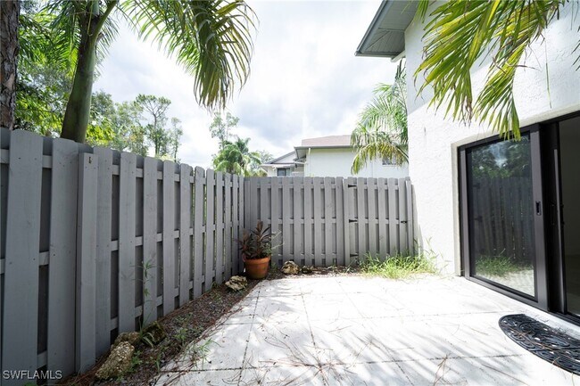 Building Photo - 17456 Silver Fox Dr
