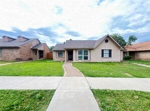 Building Photo - 6011 Dooley Dr