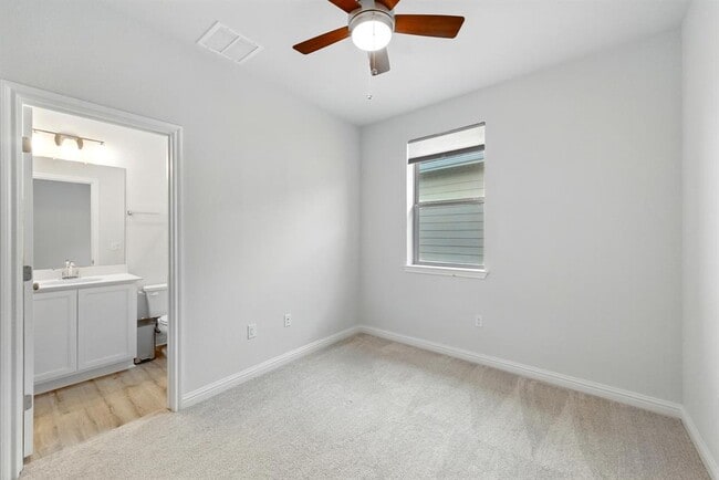 Building Photo - 7503 Lauper Dr