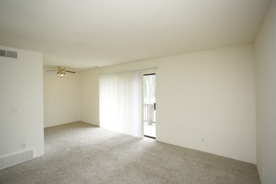 Studio, 1BA - 506 SF - Charming Community