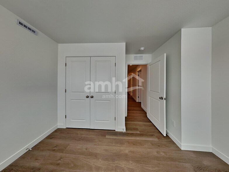 Building Photo - 25819 N 184th Dr