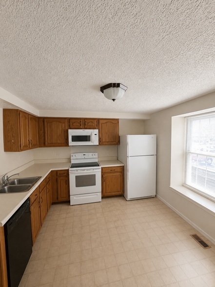 Kitchen - 9517 Donnan Castle Ct