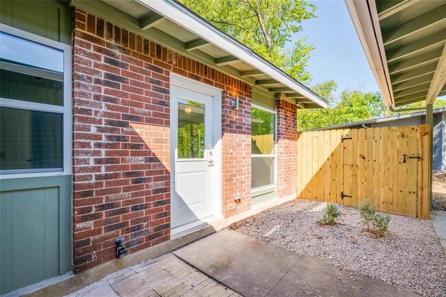 Building Photo - 3304 Dolphin Cove