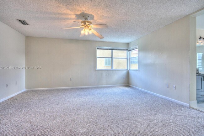 Building Photo - 9965 SW 155th Ct