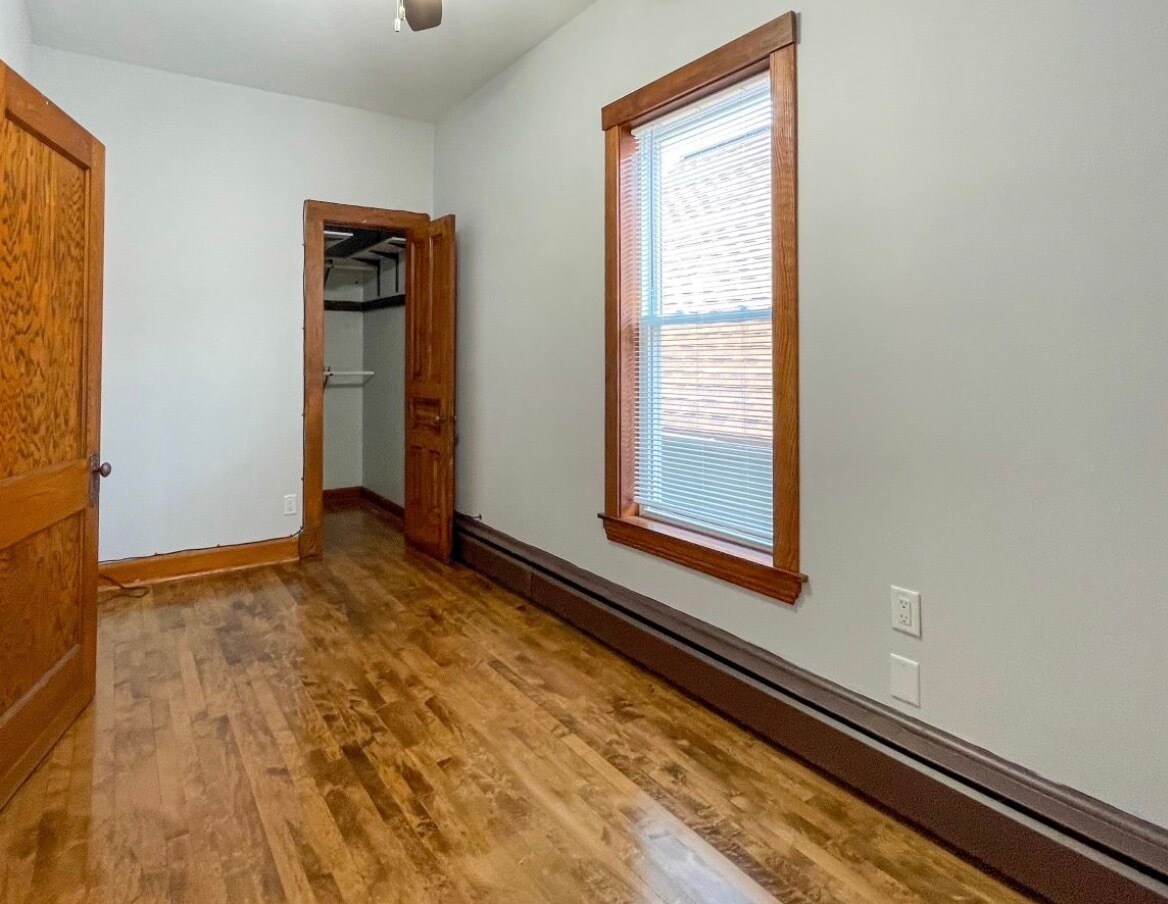Building Photo - 3422 W McLean Ave