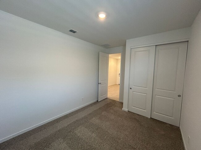 Building Photo - 17449 W Eva St