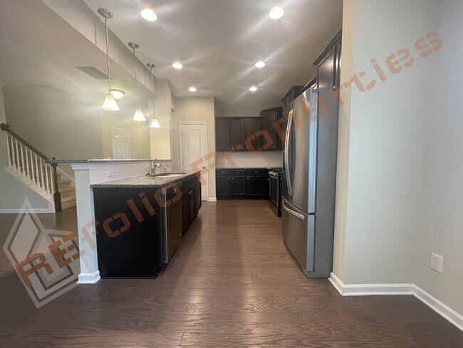 Building Photo - 288 Heathwood Dr