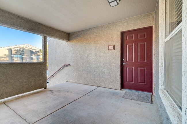 Building Photo - Charming 3 Bedroom Upstairs Condo in a Gat...