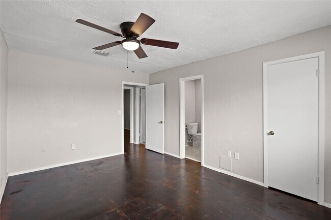 Building Photo - 12873 High Star Dr