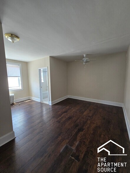 Building Photo - 1333 W Birchwood Ave