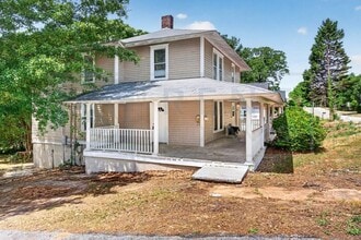 Building Photo - Entire Flat Available in Earlewood