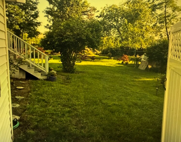 Building Photo - 7 Morton St