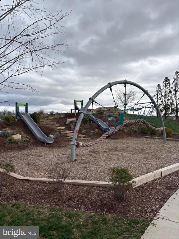 Building Photo - 22341 TrailView Crossing Terrace