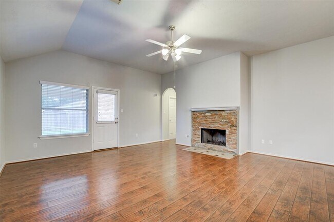 Building Photo - 12130 Piney Bend Dr