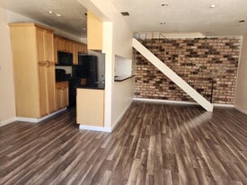 Building Photo - 2512 Coffey Ln
