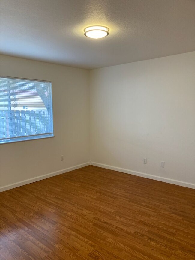 Building Photo - **Welcome Home**