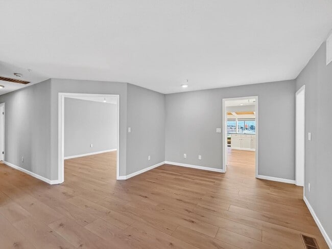 Building Photo - 2800 Roop Rd