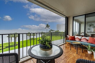 Building Photo - 124 Lakeshore Dr