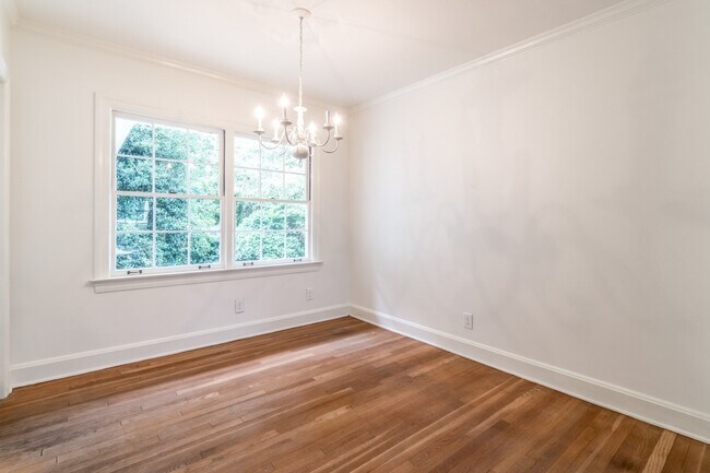 Building Photo - 432 Collier Rd NW