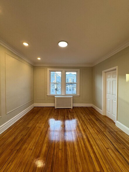 Building Photo - 126 3rd St