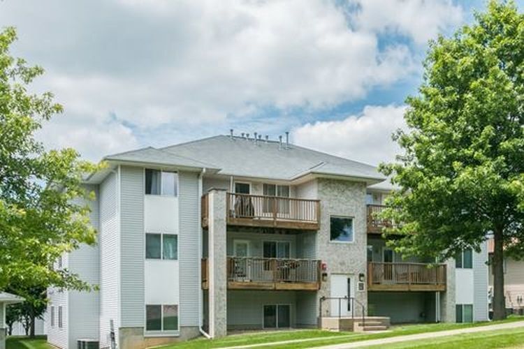 Building Exterior - 876 Boston Way