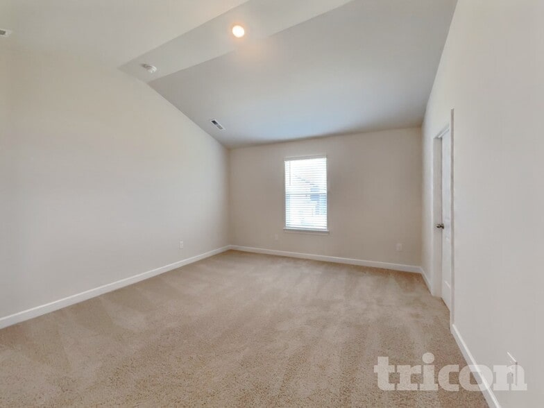 Building Photo - 3326 Quintana Dr