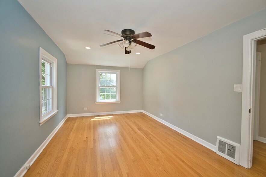 Building Photo - 6700 N Monticello Ave