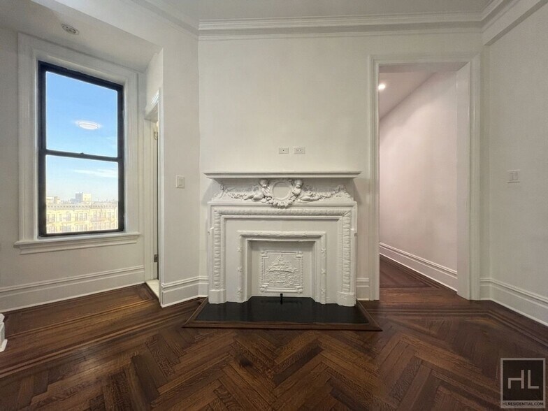 Building Photo - WEST 72 STREET