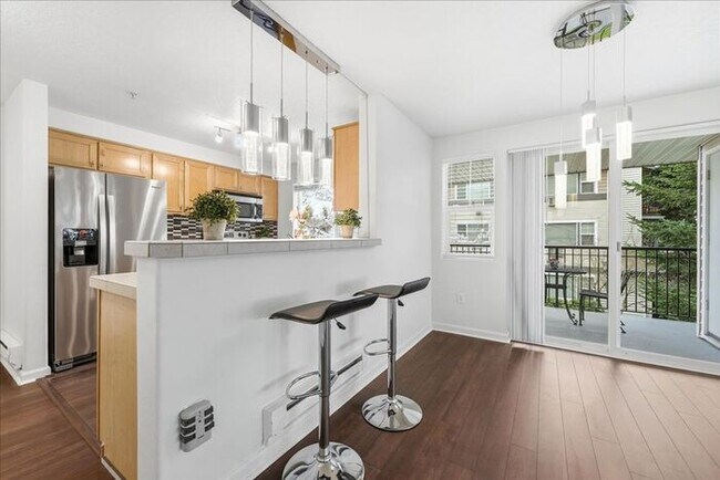 Building Photo - $1,895 • Modern 2BR Condo in Tanasbourne – Garage Included!